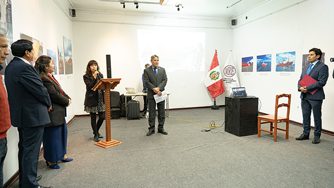Presidenta de la Corte de Cusco participó en Exposición Fotográfica "El Perú en la Antártida""