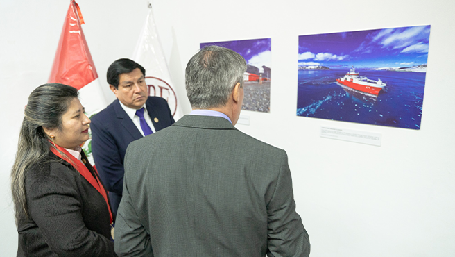 Presidenta de la Corte de Cusco participó en Exposición Fotográfica "El Perú en la Antártida""
