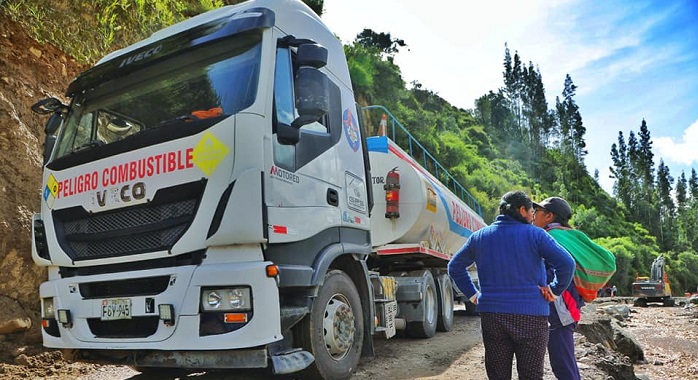 Ante emergencia en Chalhuanca gobernador regional de Apurímac dispone atención inmediata y ayuda humanitaria