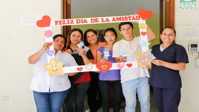  ¡Más Que Colegas Somos Amigos!