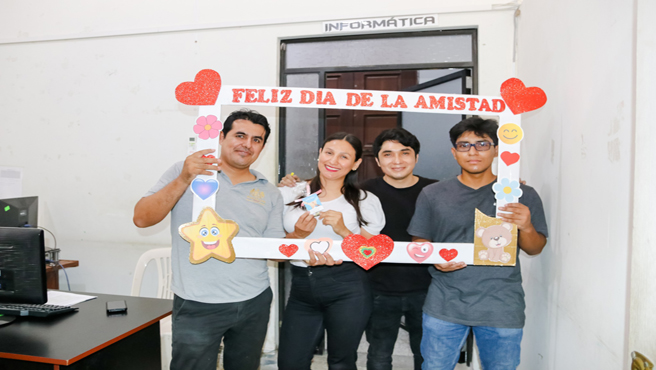 ¡Más Que Colegas Somos Amigos!