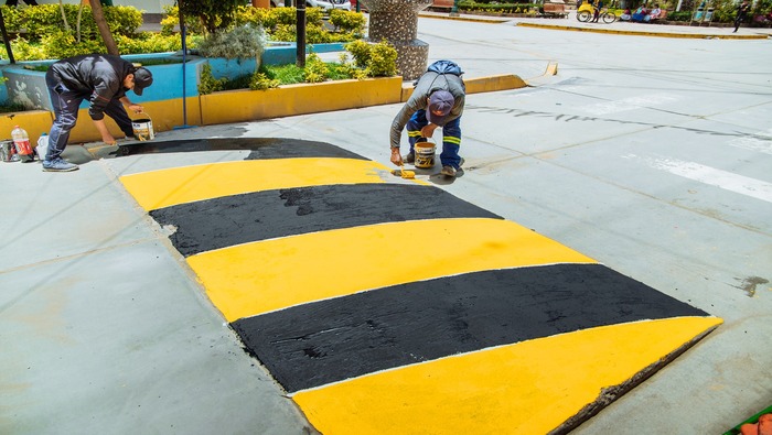 MUNICIPALIDAD DE SAN JERÓNIMO REALIZA PINTADO DE SEÑALIZACIONES EN LAS VÍAS, AVENIDAS Y CALLES DEL DISTRITO.