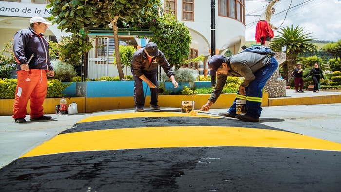 MUNICIPALIDAD DE SAN JERÓNIMO REALIZA PINTADO DE SEÑALIZACIONES EN LAS VÍAS, AVENIDAS Y CALLES DEL DISTRITO.