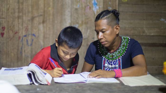 Landers considera una bendición haber estudiado EIB al ayudarle a reforzar su propia identidad indígena