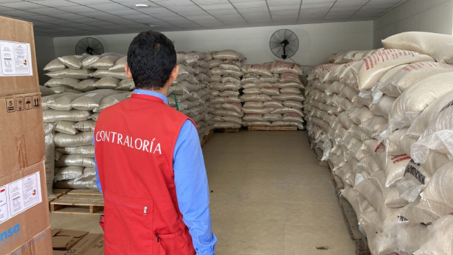 La Contraloría General advirtió riesgos en la gestión del Programa de Complementación Alimentaria (PCA) de la Municipalidad Provincial de Tumbes que abarca 183 comedores populares y atiende a 8600 beneficiarios, además de los 63 que pertenecen al Programa de Alimentación y Nutrición para el Paciente con Tuberculosis y Familia (PANTBC), en los cinco distritos de Tumbes.