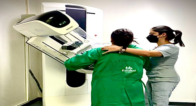 EsSalud La Libertad realizó una jornada de detección de cáncer mamario en beneficio de aseguradas