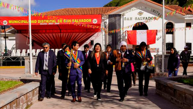 Presidenta de la Corte de Cusco participó en la Ceremonia por el 78° Aniversario de Creación Política del Distrito de San Salvador