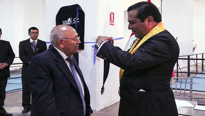 Presidente del TC Manuel Miranda recibió condecoración "Ciudad del Rímac"