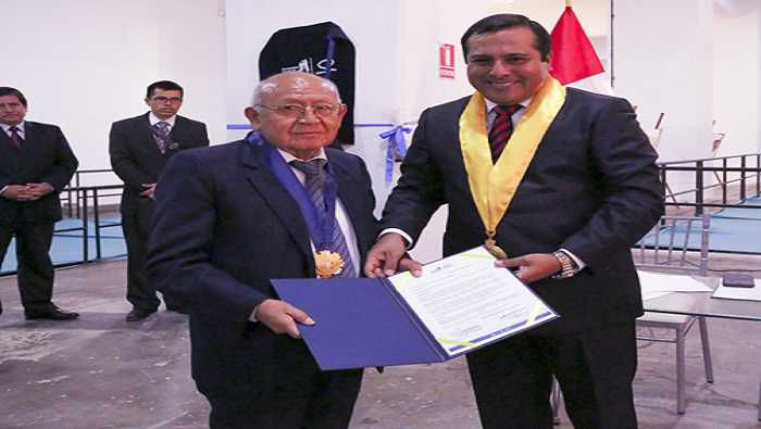 Presidente del TC Manuel Miranda recibió condecoración "Ciudad del Rímac"