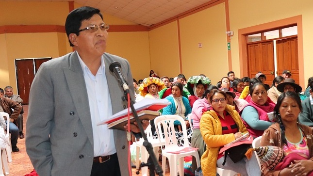 La Contraloría General inició en enero y continúa en el presente mes con las audiencias públicas “La Contraloría te escucha 2024”, convocando a la ciudadanía y la Sociedad Civil Organizada de todas las provincias del país, con la finalidad de recibir alertas ciudadanas sobre el presunto uso inadecuado de bienes y recursos públicos en las entidades del Estado.