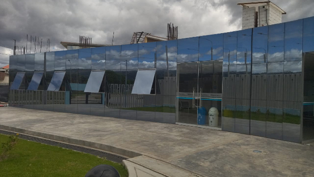 La Contraloría identificó irregularidades en la obra de “Mejoramiento del servicio de la Empresa Prestadora de Servicios de Saneamiento de Cajamarca E.P.S. SEDACAJ S.A.” a través de la construcción del local institucional en la ciudad de Cajamarca, relacionada a la I etapa de la plataforma de atención al cliente, donde funcionarios dieron autorización a favor de la ampliación de plazos sin sustento legal, lo que generó perjuicio económico a la entidad de S/ 800 529.