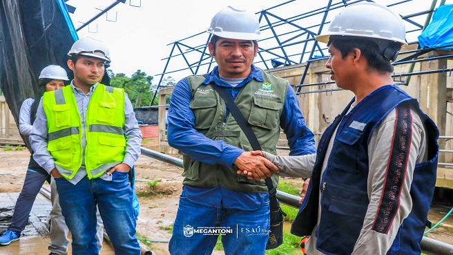 Regidor de Megantoni oficializรณ avance de ejecuciรณn de proyecto en la CC.NN. Camanรก