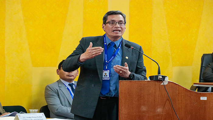 El Pleno del Consejo Regional Cusco, en el marco de la octava sesión extraordinaria, aprobó el informe del estado situacional del sector y las metas programadas para el presente año sustentado por el gerente regional de Salud, Ernesto Choquehuayta Morales quien, durante su alocución, hizo conocer las políticas implementadas desde el inicio de su mandato en la Gerencia Regional de Salud (Geresa).