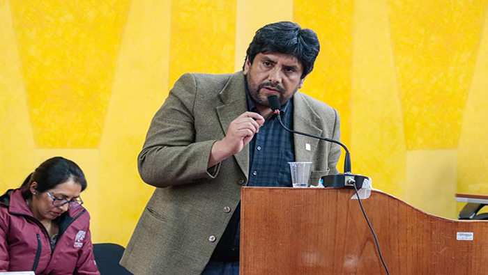 El Pleno del Consejo Regional Cusco, en el marco de la octava sesión extraordinaria, aprobó el informe del estado situacional del sector y las metas programadas para el presente año sustentado por el gerente regional de Salud, Ernesto Choquehuayta Morales quien, durante su alocución, hizo conocer las políticas implementadas desde el inicio de su mandato en la Gerencia Regional de Salud (Geresa).