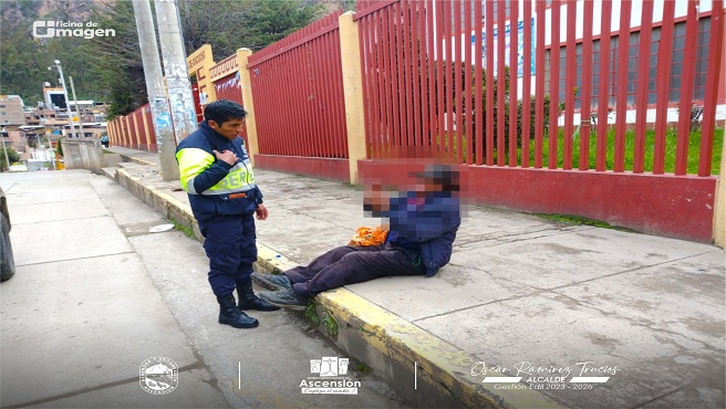 Serenos en asistencia con un adulto mayor que yacía sin poder ubicar su hogar.