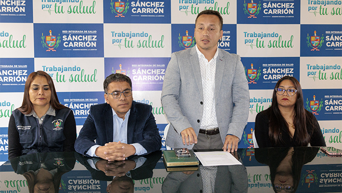 Imagen de los participantes de la conferencia de prensa