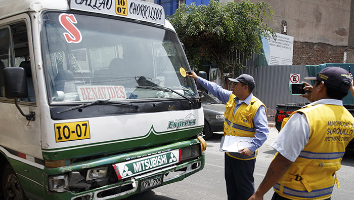 Inspectores de transporte y Policía de Tránsito liberaron vía exclusiva para ciclistas.