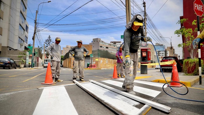 Mantenimiento de vías: calles Antequera y Chinchón.