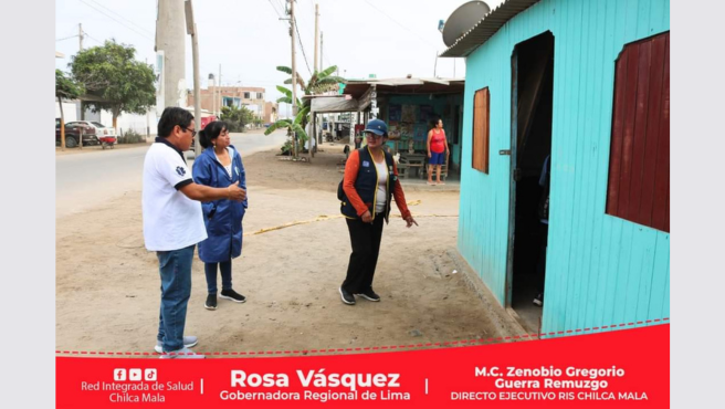Brigadas de salud junto al titular de la RIS Chilca Mala visitan viviendas de San José en el distrito de Chilca.