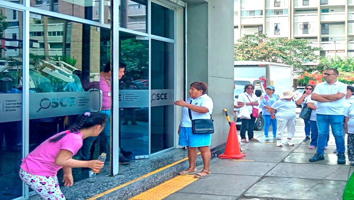 Madres del vaso de leche se movilizaron