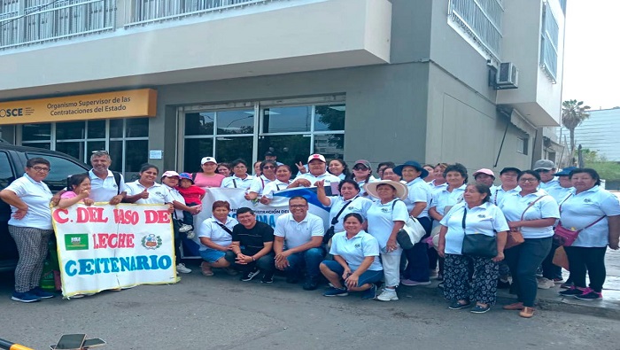 Madres del vaso de leche se movilizaron