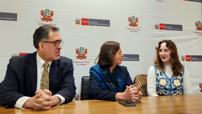 Embajada del Perú en Irlanda recibe a estudiantes de la Sociedad de Asuntos Internacionales del Trinity College