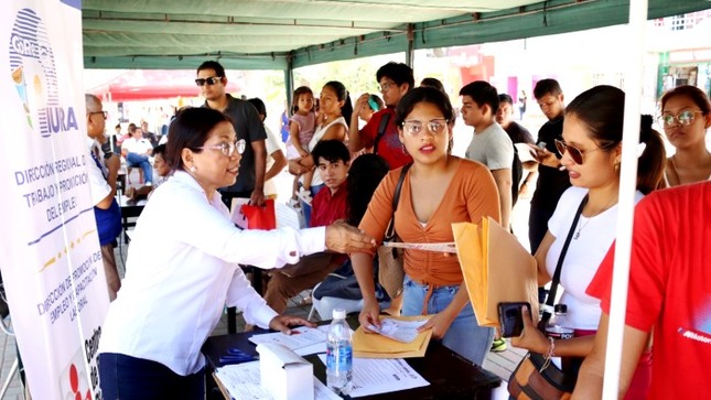Sullana: Feria laboral en Bellavista congrega a más de un centenar de jóvenes 