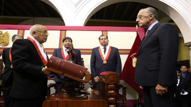 Juramentación del magistrado Augusto Ferrero