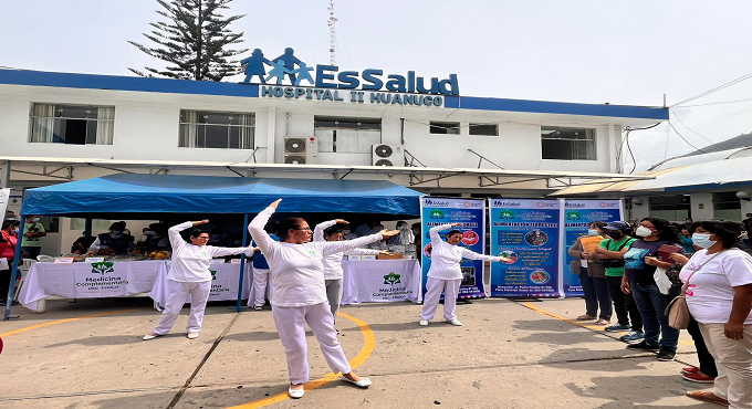 EsSalud Huánuco: Más de 200 asegurados participaron de la primera feria de medicina complementaria