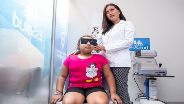  EsSalud: ¿Cómo saber si mi niño necesita lentes de medida para el regreso a clases?
