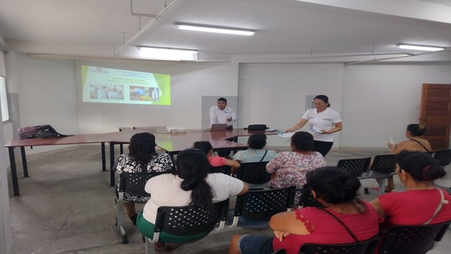 Capacitación en las instalaciones del auditorio del Mercado Modelo 
