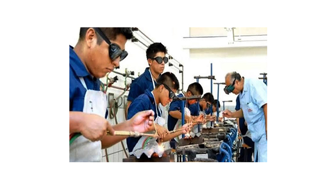 Iniciativa permitirá que estudiantes puedan continuar sus estudios.