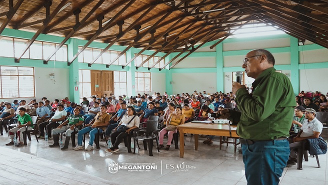 Alcalde de Megantoni sociabiliza Megaproyecto de Saneamiento Bรกsico Integral par CC.NN. Camisea