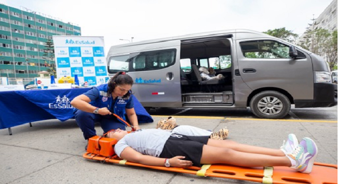 ¡Emergencia escolar! EsSalud te dice qué hacer ante posible accidente de movilidad con niños a bordo