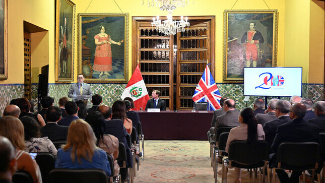 El Perú y Reino Unido celebran los 40 años de la beca Chevening