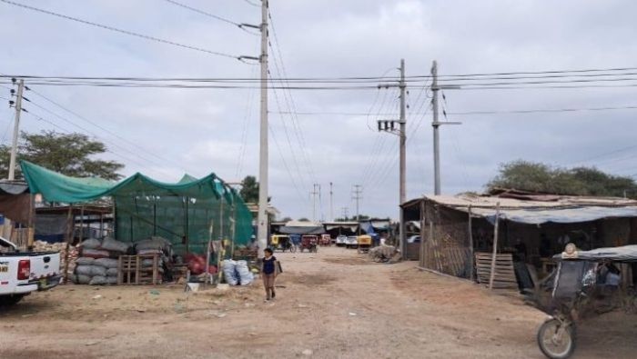 Sullana 200 comerciantes en alto riesgo por cercanía a cables de alta tensión