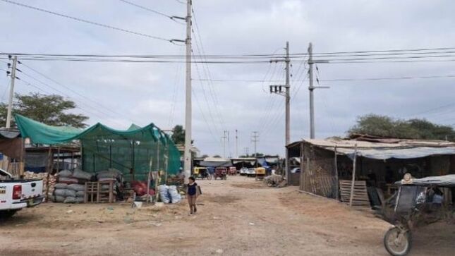 Sullana 200 comerciantes en alto riesgo por cercanía a cables de alta tensión