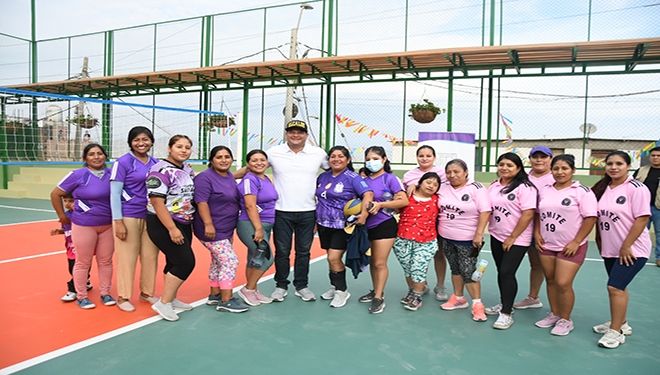 Lugar se inauguró con un partido de vóley 