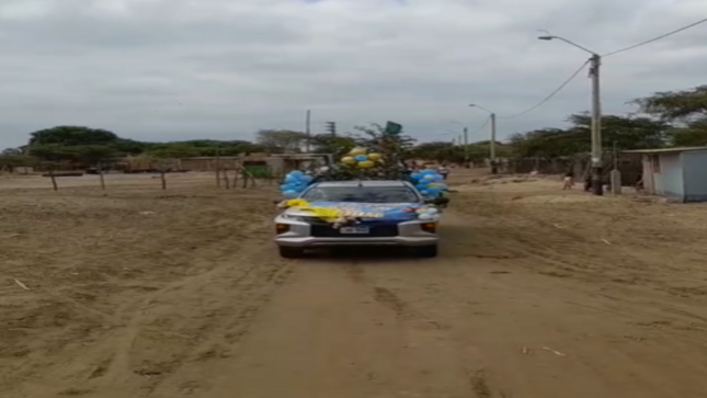 Concurso y paseo de carros alegóricos por los 59° aniversario.
