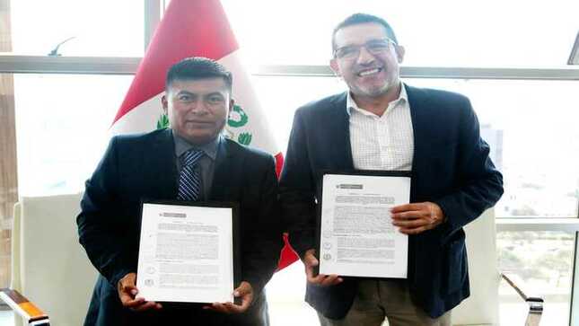 Alcalde firma convenio con MIDAGRI para la ejecución del canal San Luis