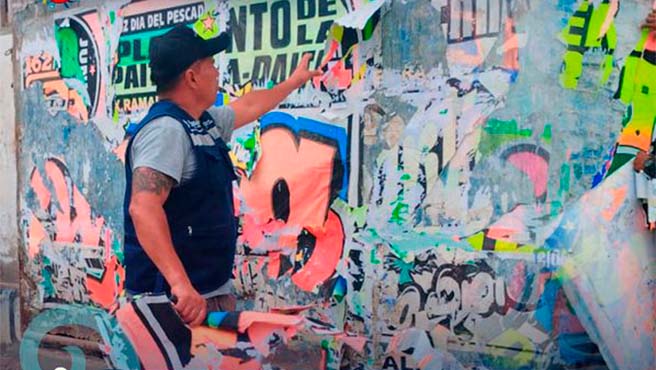 Retiro de afiches sin permiso por la Municipalidad Provincial de Paita