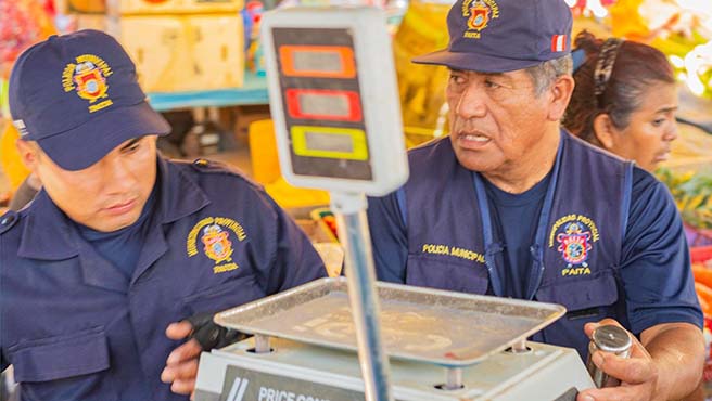 Operativo en mercado Modelo de Paita: 11 balanzas adulteradas fueron confiscadas para garantizar precios justos
