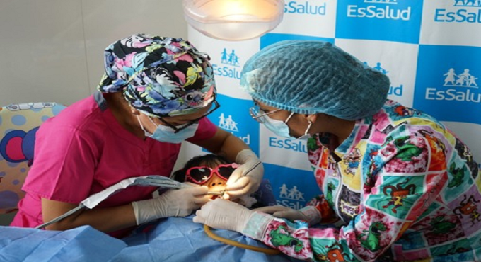 EsSalud recomienda cuidado de los dientes ante incremento de casos de caries en niños y adolescentes menores de 15 años