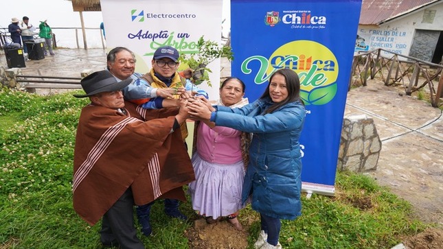 Con pagapu Electrocentro y la municipalidad de Chilca reforestan Mirador Turístico de Tanquiscancha