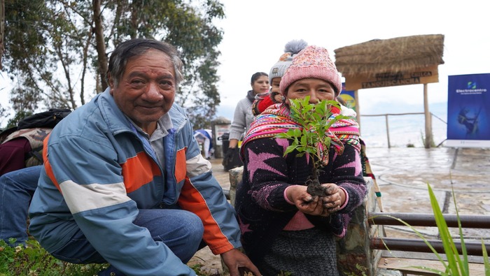 Con pagapu Electrocentro y la municipalidad de Chilca reforestan Mirador Turístico de Tanquiscancha