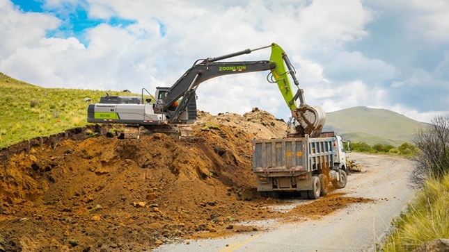 La obra vial, tendrá una ejecución 45.70 km, con una inversión superior a los 250 millones de soles, en beneficio de 150 mil habitantes y población en general.