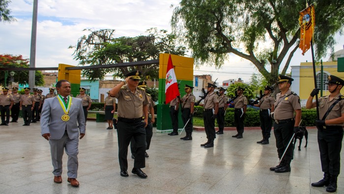 Con esta actividad, la comuna recana y la Policía Nacional reafirmaron su respeto y su amor por la patria, y su voluntad de seguir trabajando por el desarrollo y la paz de Reque y de la región.