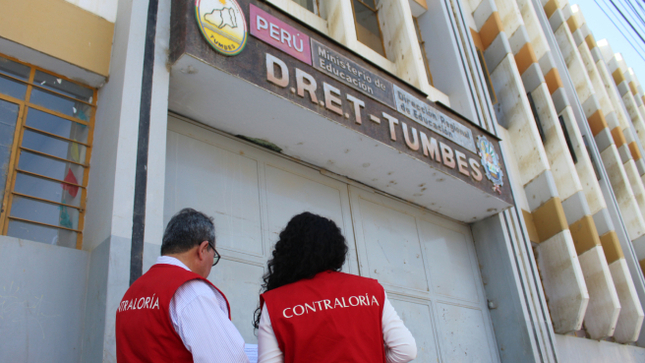 La Contraloría General detectó que la Dirección Regional de Educación de Tumbes reconoció y pagó el beneficio laboral denominado décimo tercer y décima cuarta remuneración por vacaciones y navidad, en mérito a una Resolución Presidencial de 1989 y Resolución Regional Sectorial de 2010, pese a que ambas fueron declaradas nulas por el Poder Judicial y que por tanto no podían generar actos jurídicos válidos.