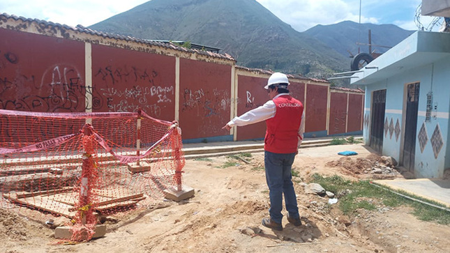La Contraloría General de la República advirtió un sobrecosto de materiales e insumos por más de S/ 1 millón en la pavimentación de las avenidas Perú y Javier Heraud Pérez del asentamiento humano San Luis del distrito de Amarilis, lo que genera un perjuicio económico en contra del Gobierno Regional de Huánuco.