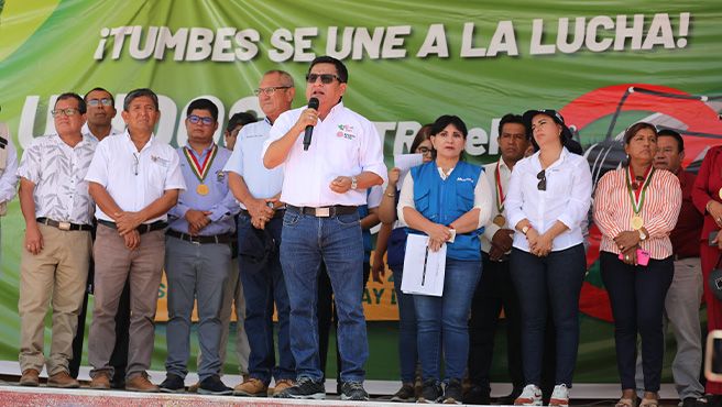 Ministro César Vásquez supervisó las acciones de prevención y control del dengue casa por casa en Tumbes